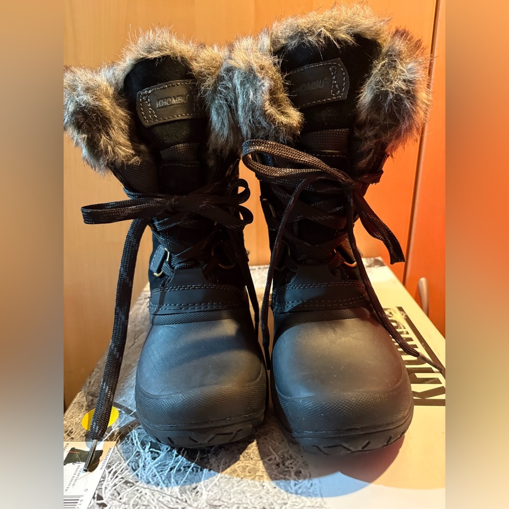 NWOT Khombu Women's Black Fur-Lined Winter Boots